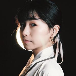 韩国美女互摸对方的乳头视频
